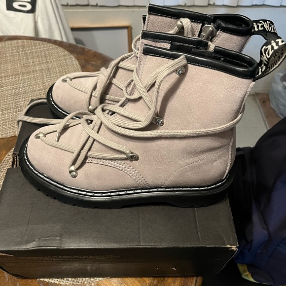 Doc Marten boots with unique lacing - Picture 2 of 6